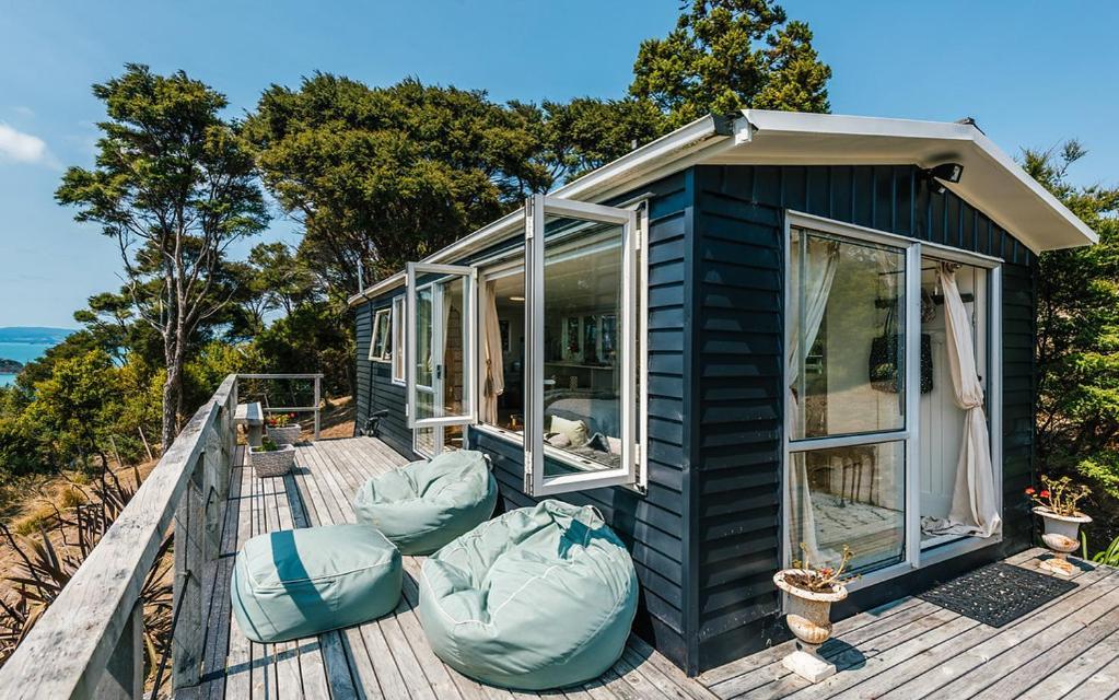 Waiheke Island Motel Ostend Bagian luar foto